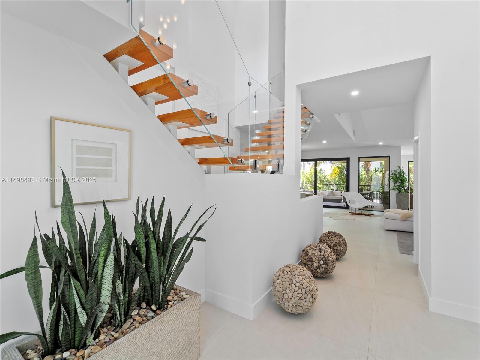 2000 S Bayshore Dr #4 Coconut Grove, FL 33133