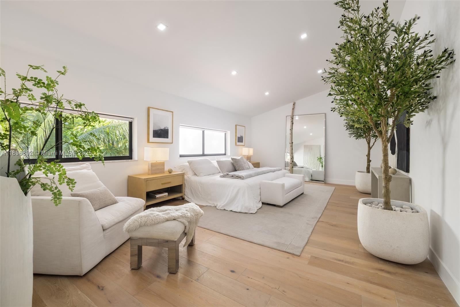 2000 S Bayshore Dr #4 Coconut Grove, FL 33133