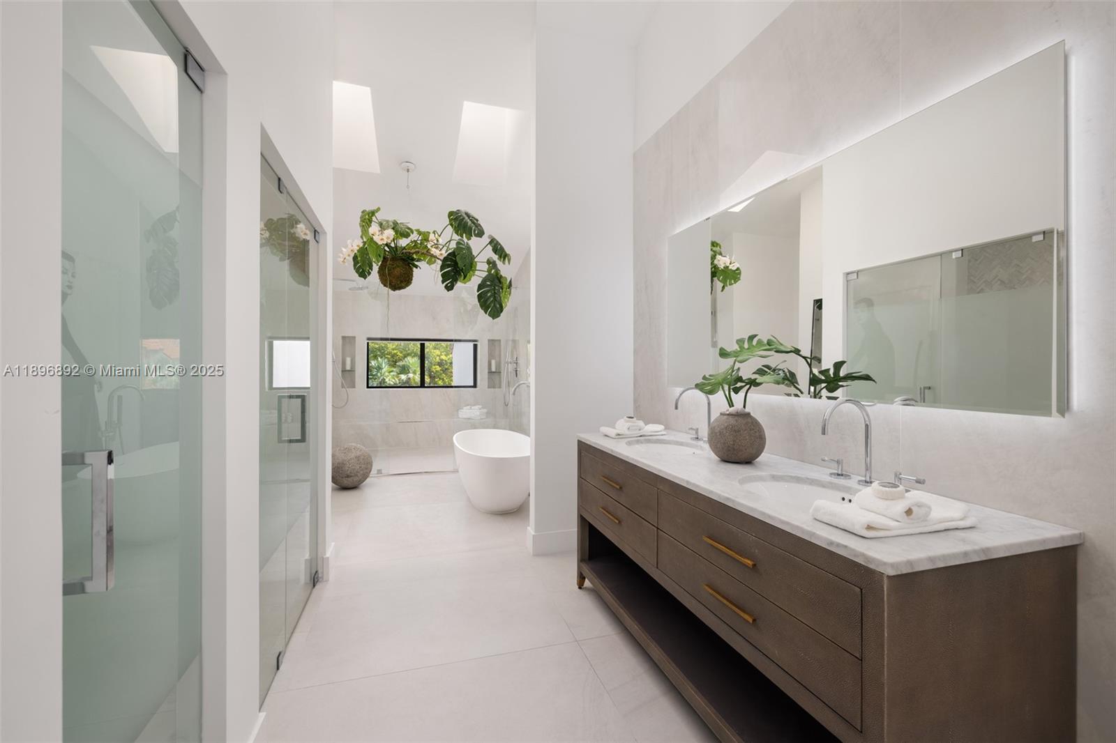 2000 S Bayshore Dr #4 Coconut Grove, FL 33133