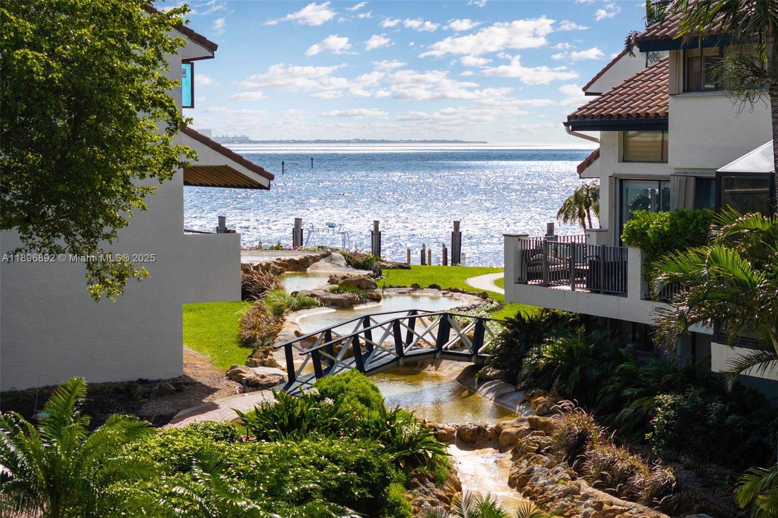 2000 S Bayshore Dr #4 Coconut Grove, FL 33133