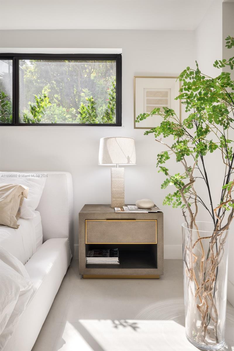 2000 S Bayshore Dr #4 Coconut Grove, FL 33133