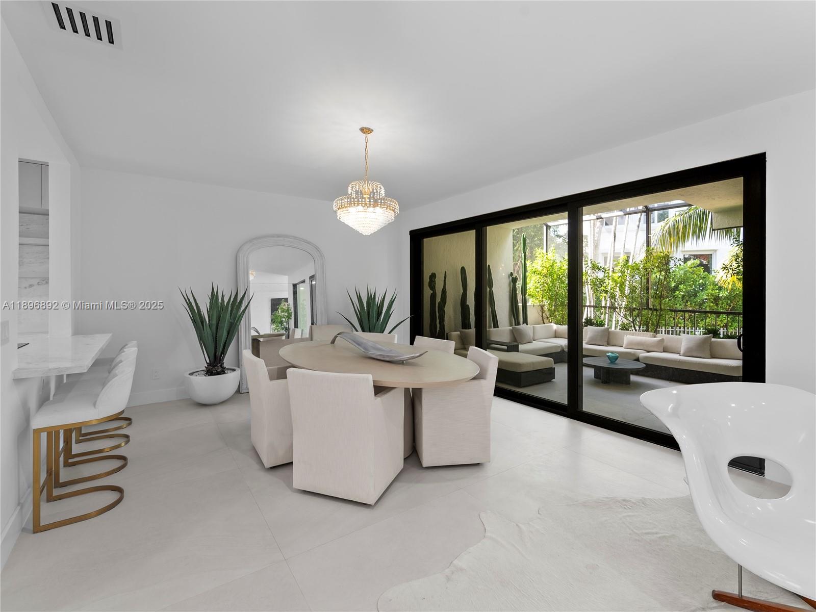 2000 S Bayshore Dr #4 Coconut Grove, FL 33133