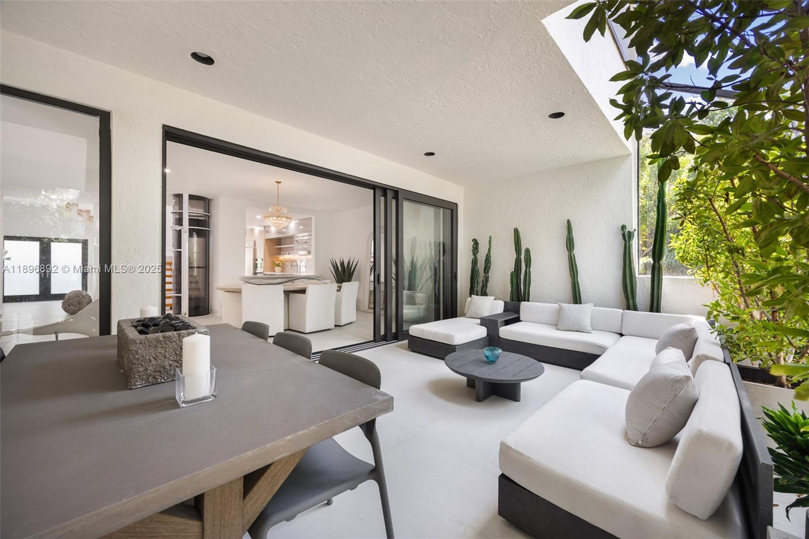 2000 S Bayshore Dr #4 Coconut Grove, FL 33133