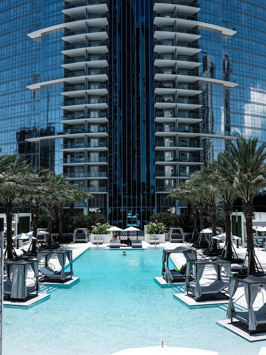 image Paramount Miami2