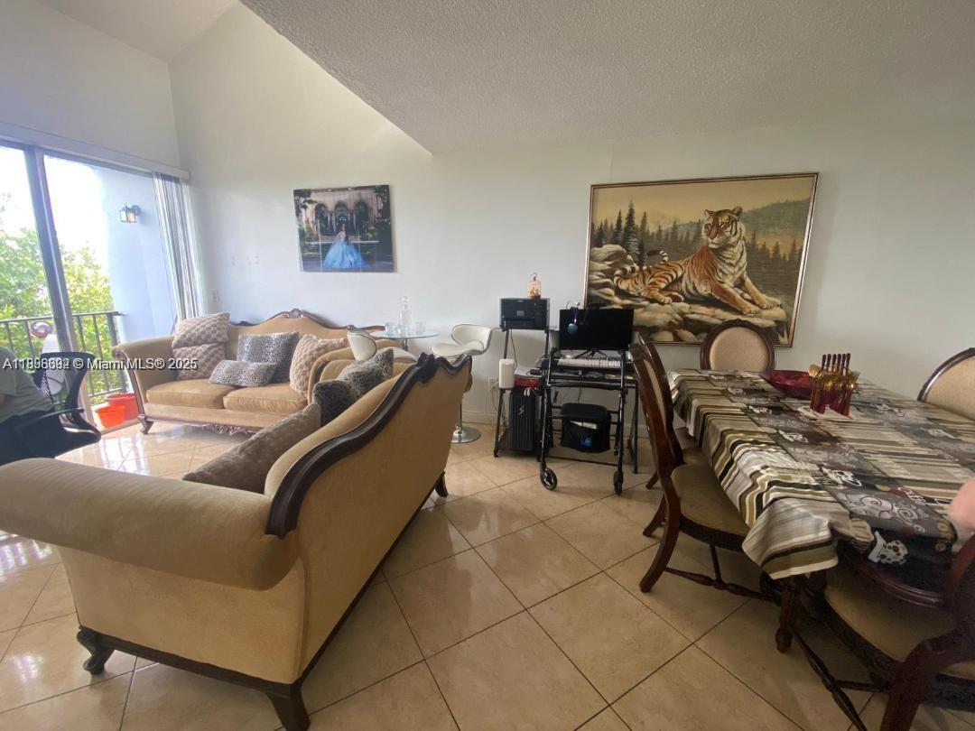 310 Fontainebleau Blvd #506