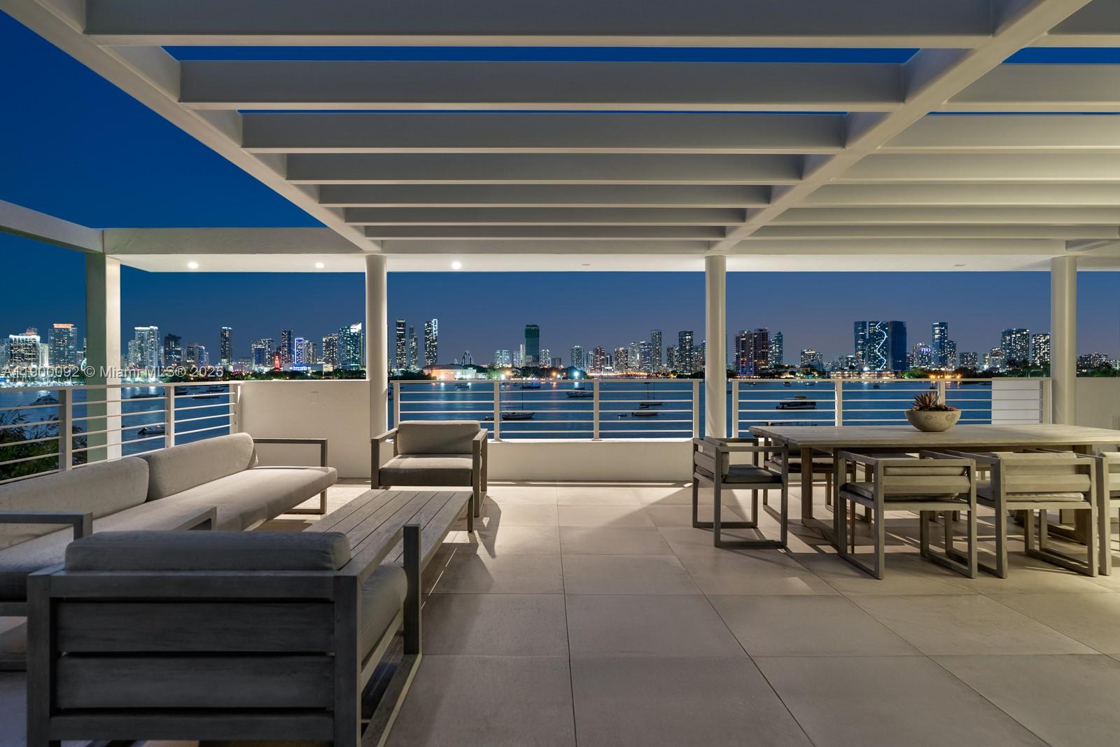 440 S Hibiscus Dr Miami Beach, FL 33139