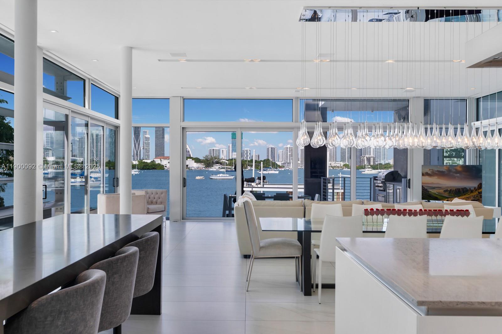 440 S Hibiscus Dr Miami Beach, FL 33139