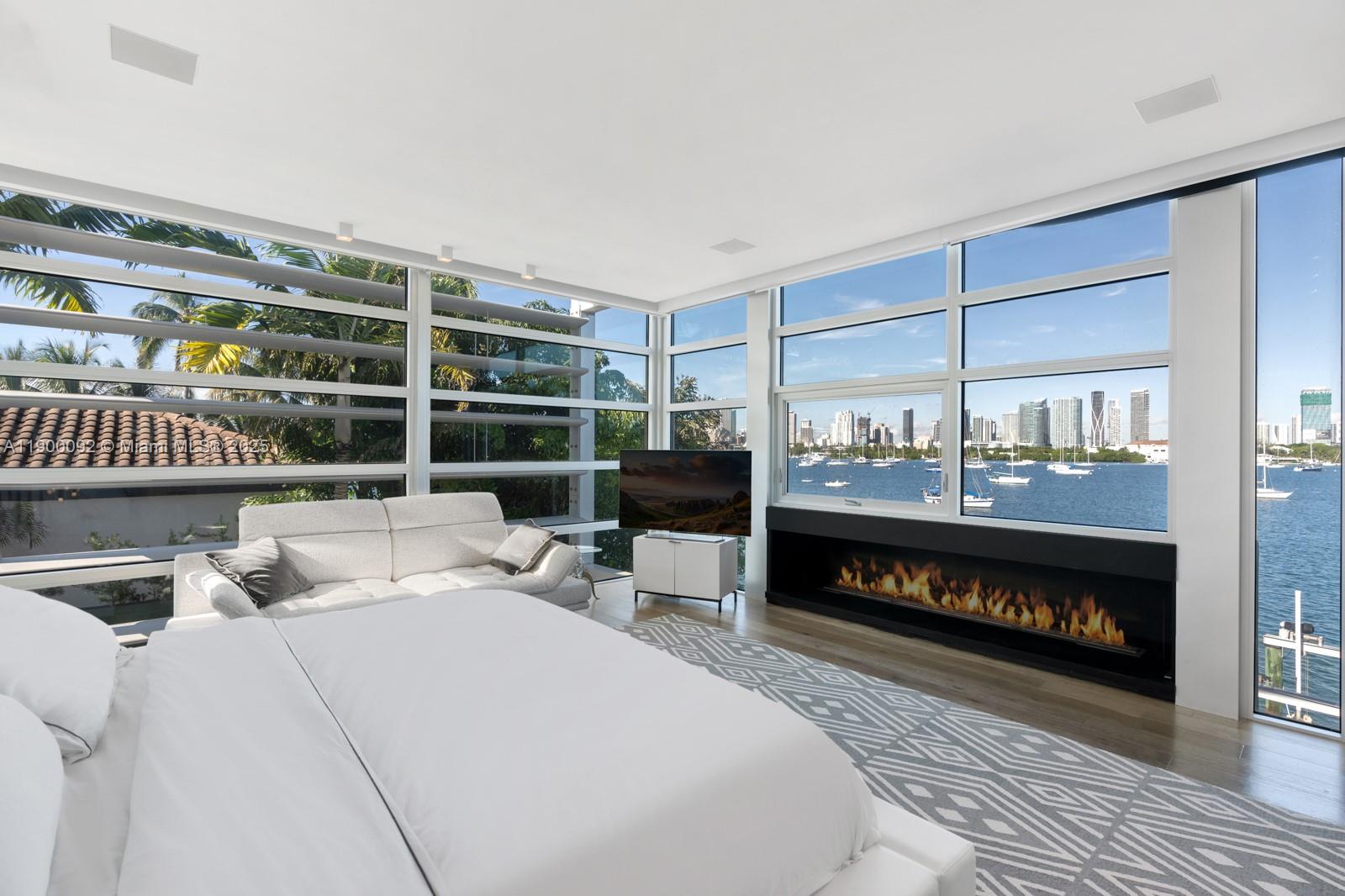 440 S Hibiscus Dr Miami Beach, FL 33139