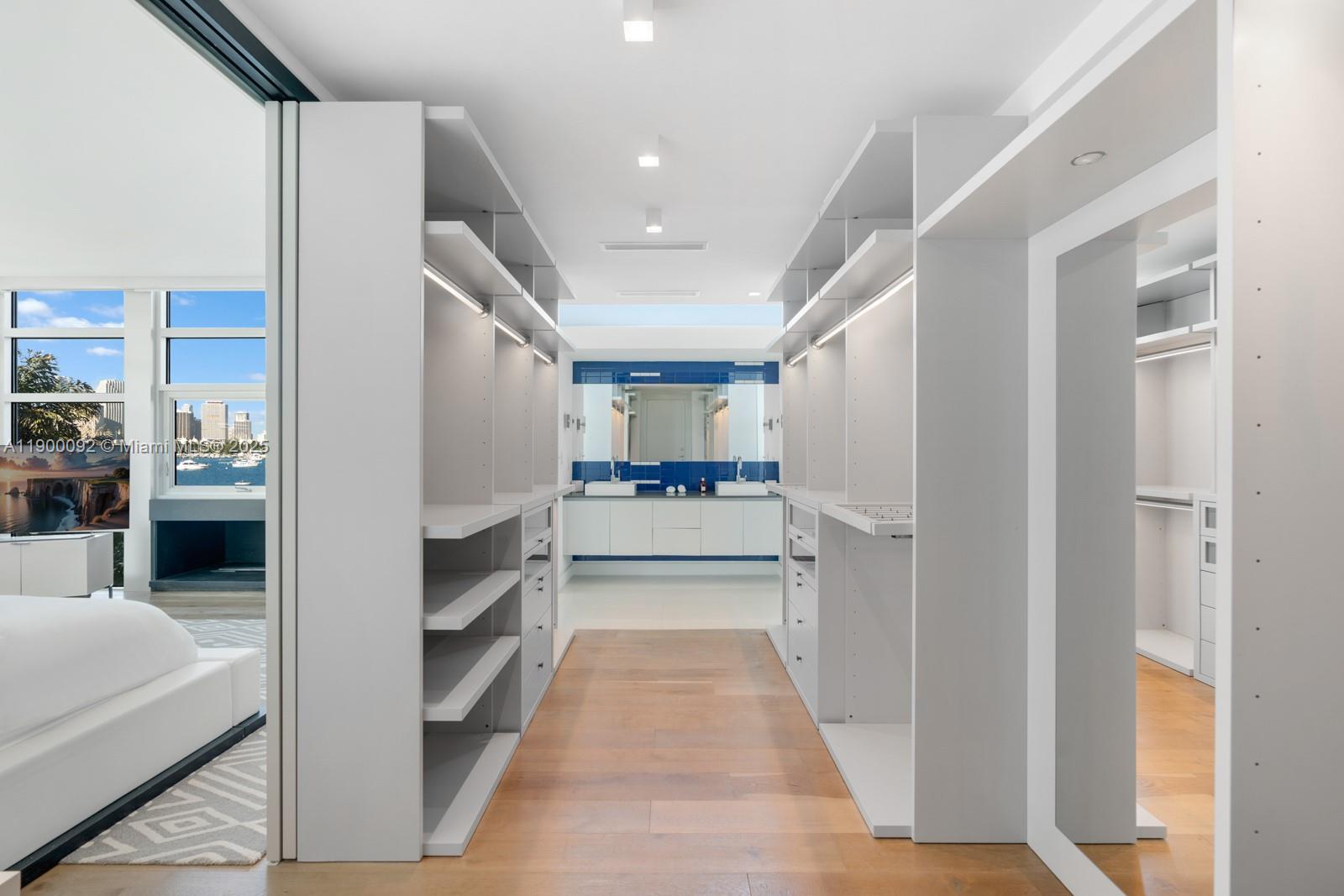 440 S Hibiscus Dr Miami Beach, FL 33139