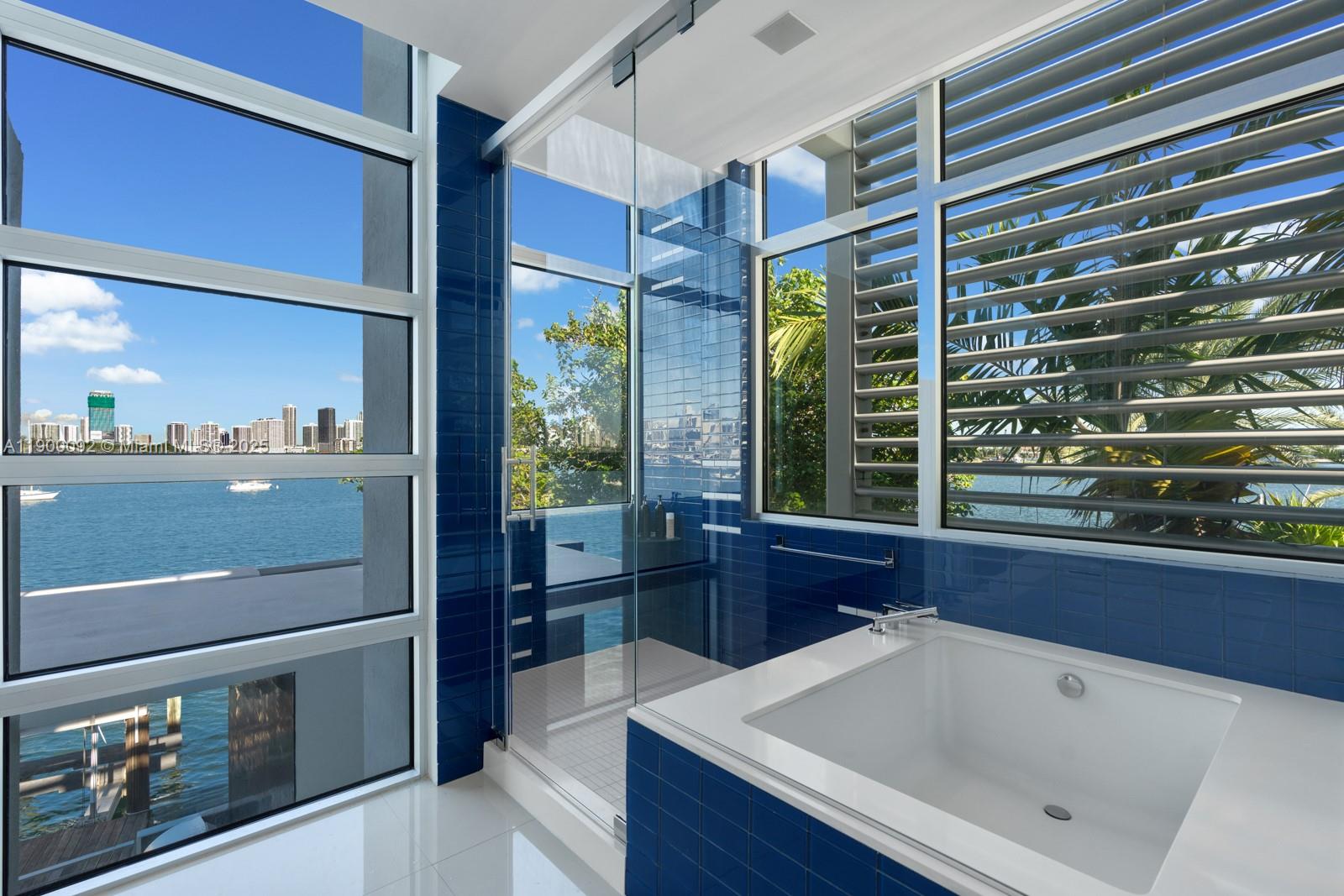 440 S Hibiscus Dr Miami Beach, FL 33139