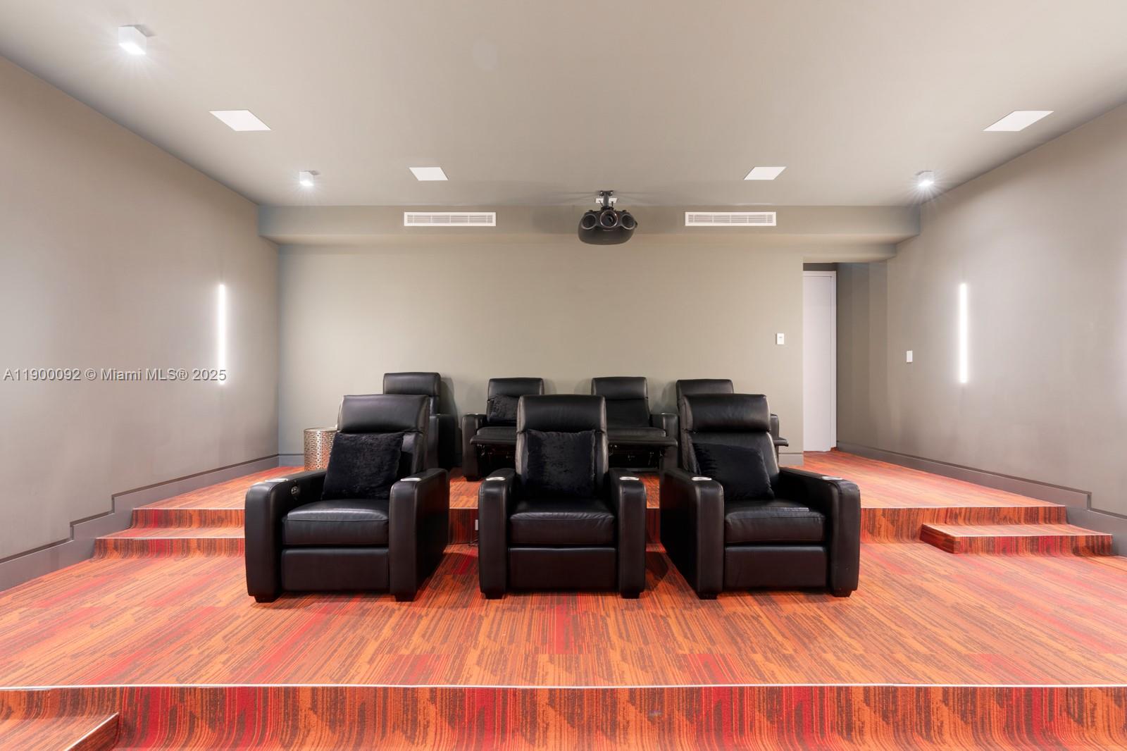 440 S Hibiscus Dr Miami Beach, FL 33139