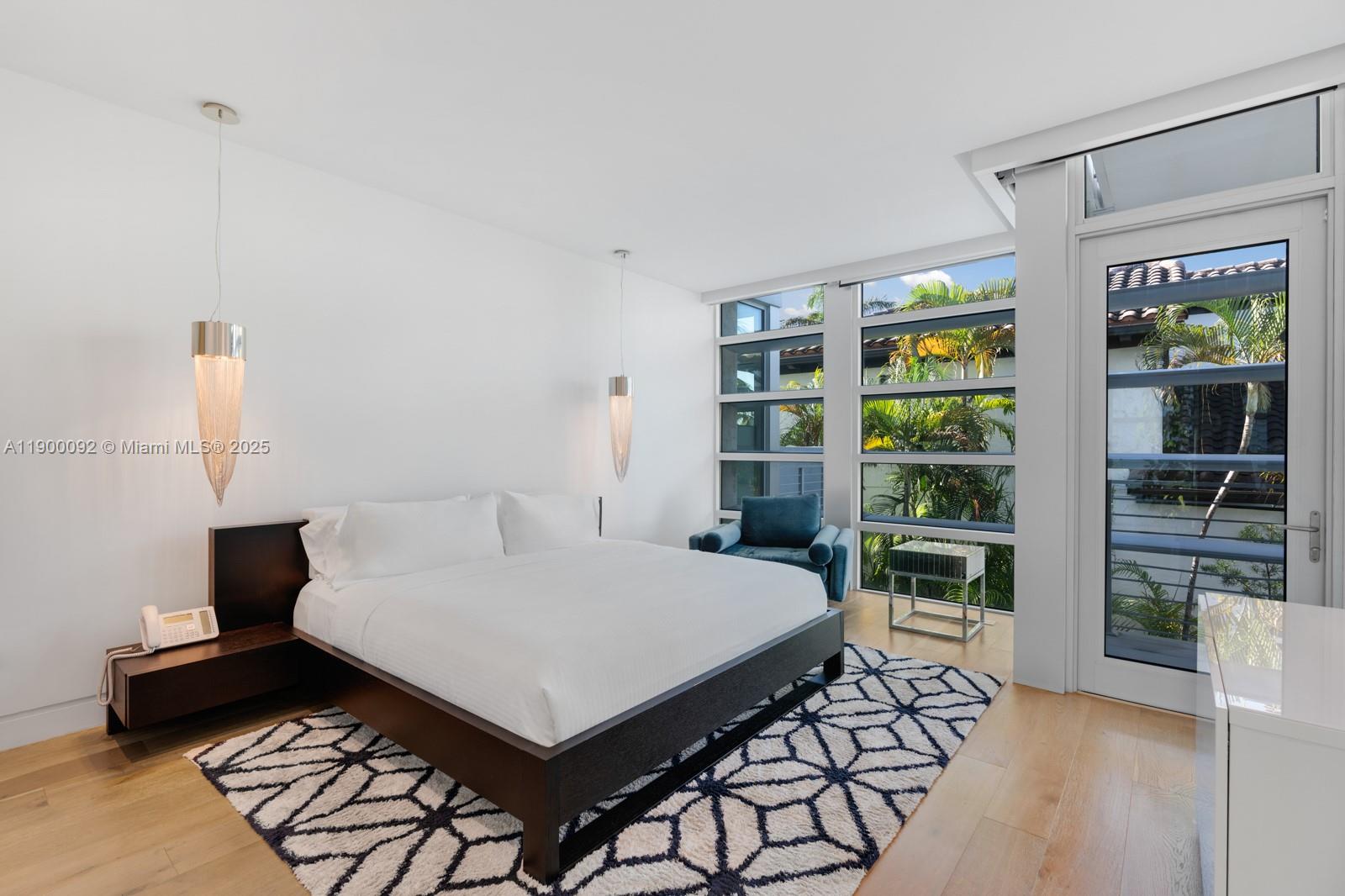 440 S Hibiscus Dr Miami Beach, FL 33139