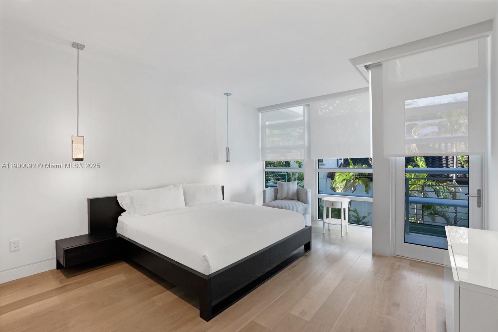 440 S Hibiscus Dr Miami Beach, FL 33139