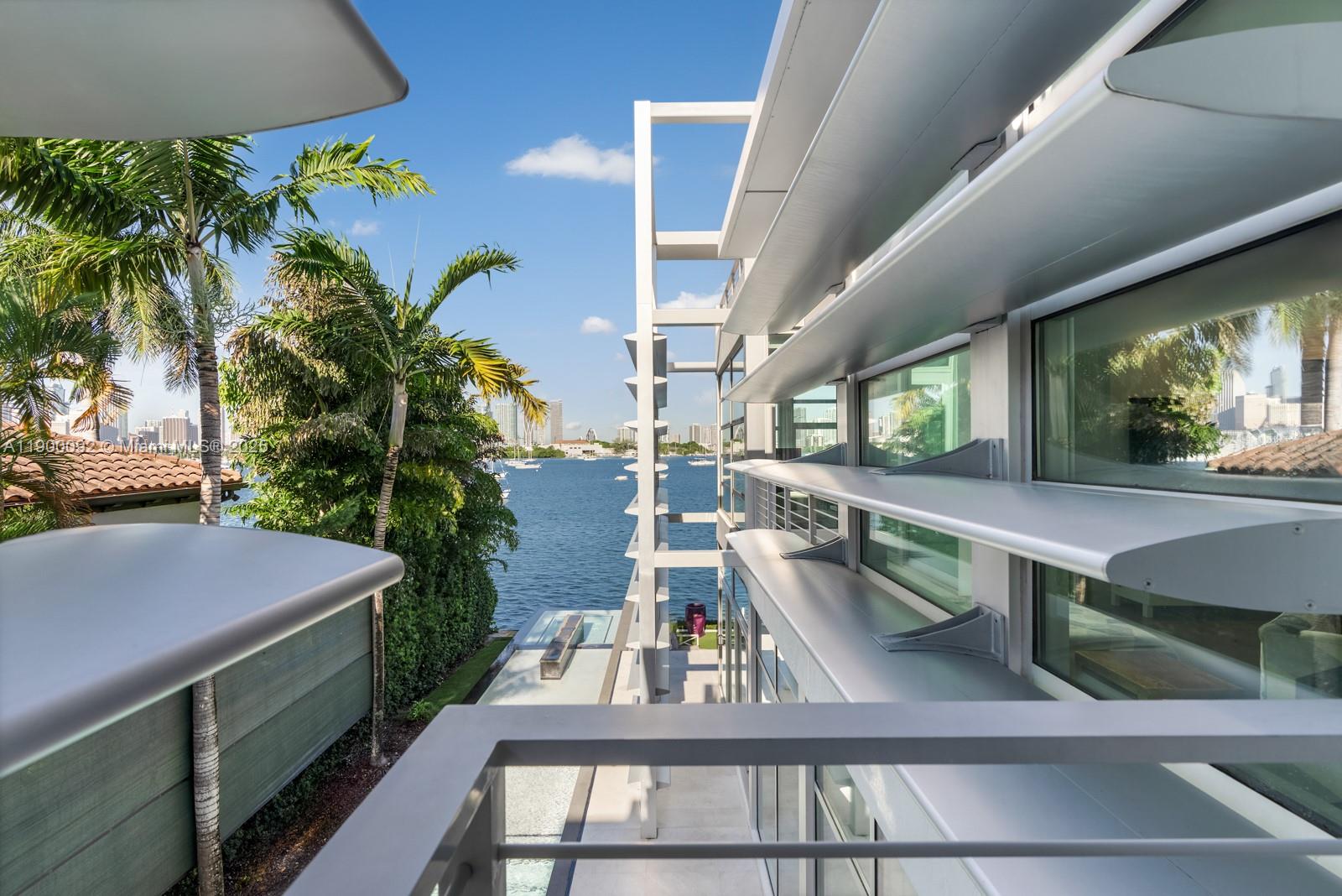 440 S Hibiscus Dr Miami Beach, FL 33139