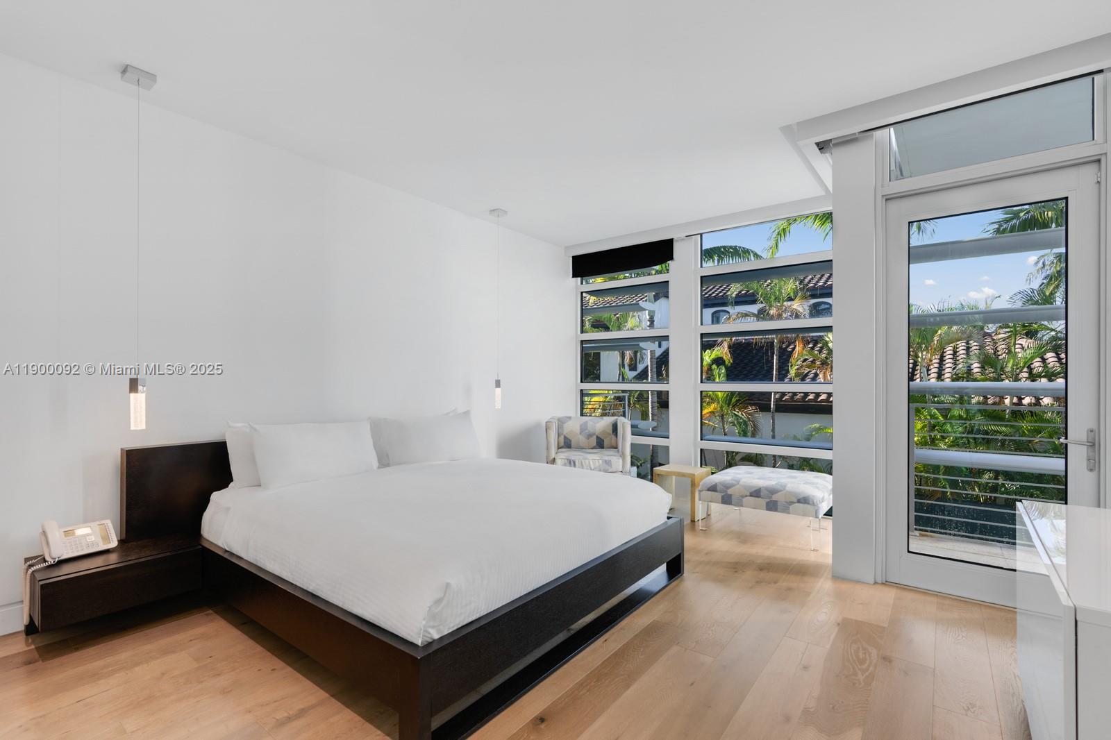 440 S Hibiscus Dr Miami Beach, FL 33139