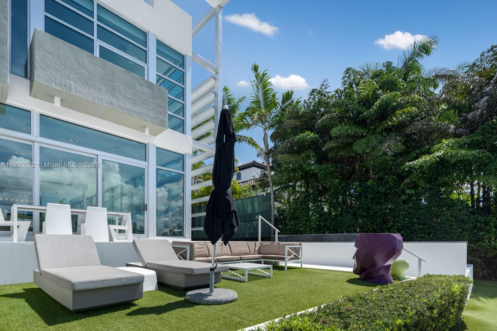 440 S Hibiscus Dr Miami Beach, FL 33139