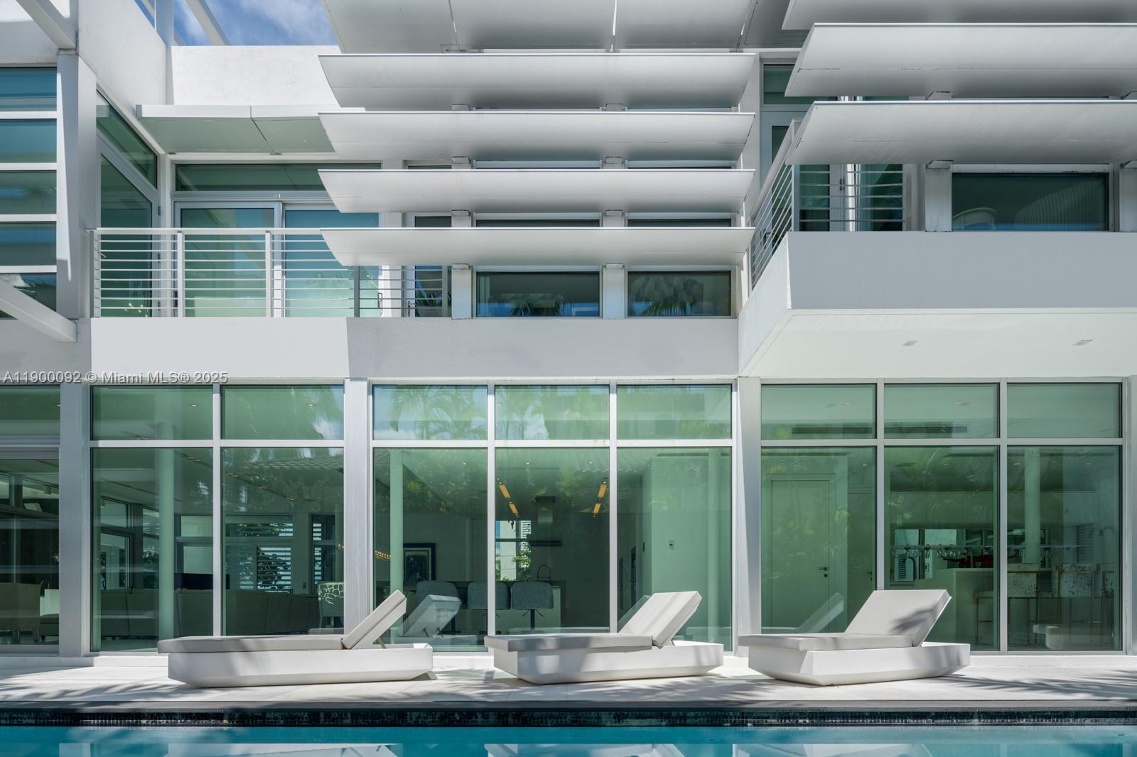 440 S Hibiscus Dr Miami Beach, FL 33139