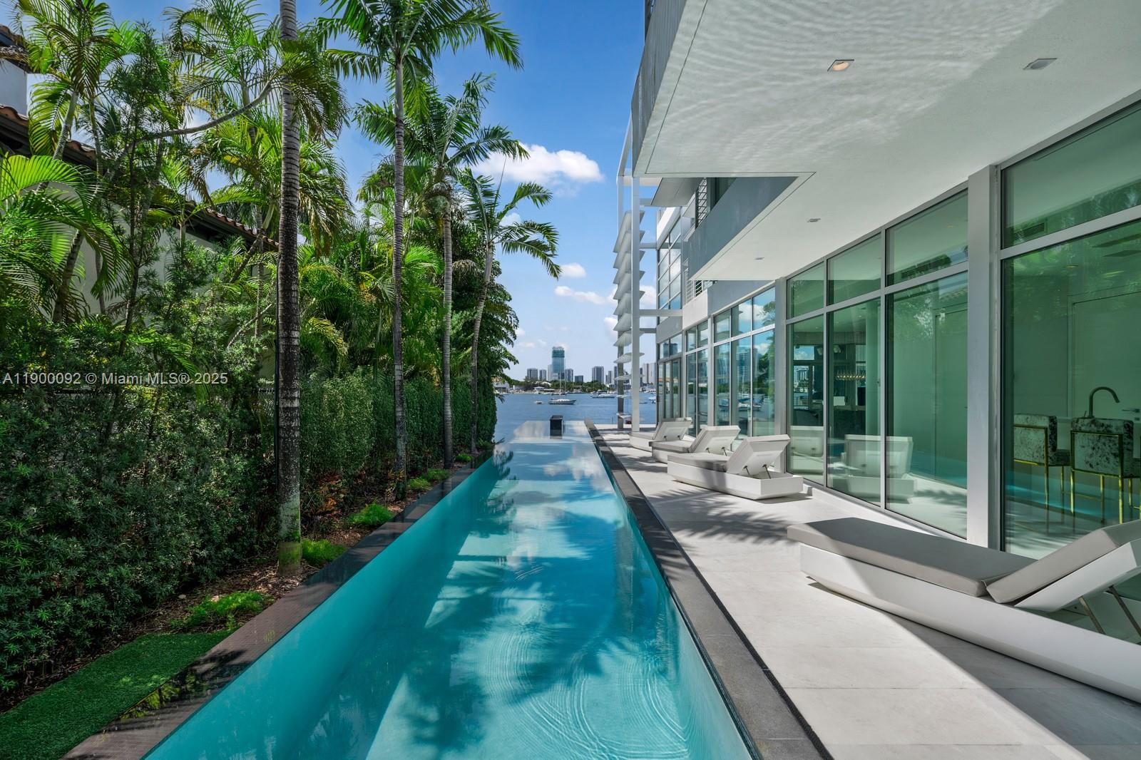 440 S Hibiscus Dr Miami Beach, FL 33139