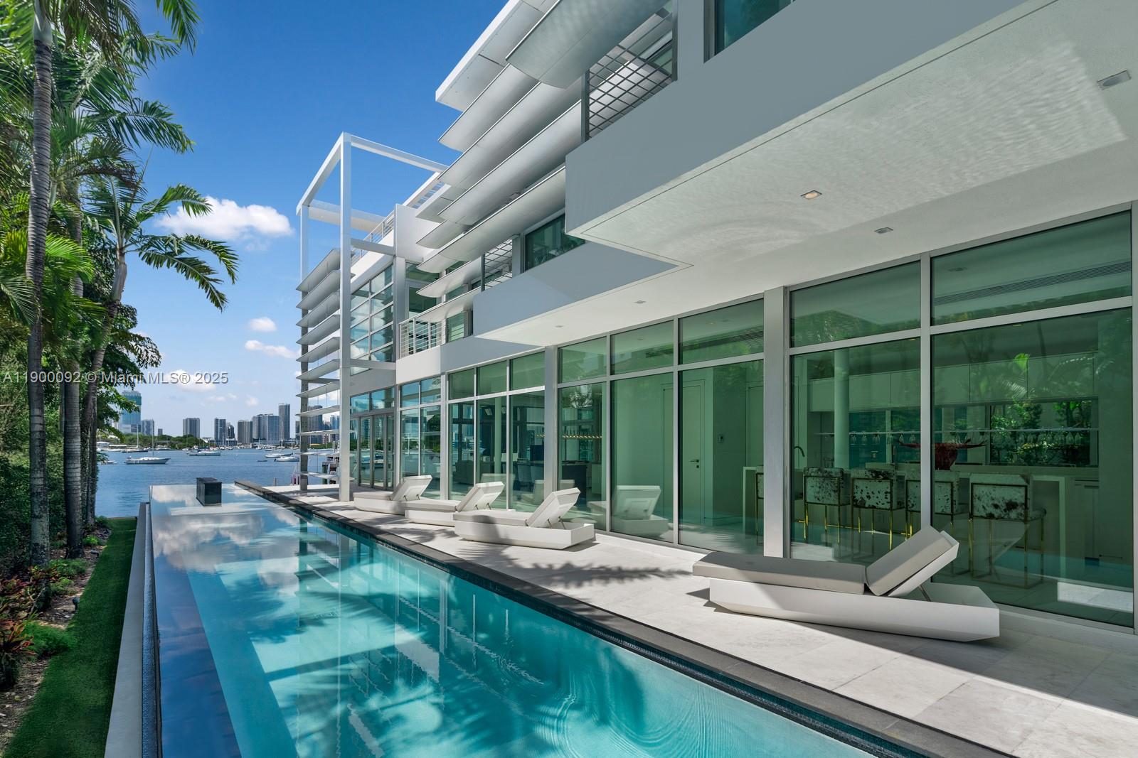 440 S Hibiscus Dr Miami Beach, FL 33139