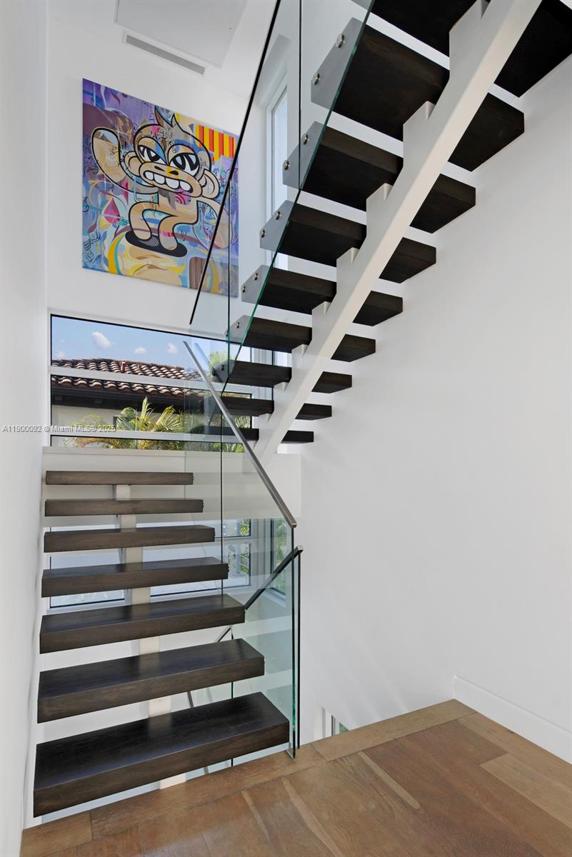 440 S Hibiscus Dr Miami Beach, FL 33139