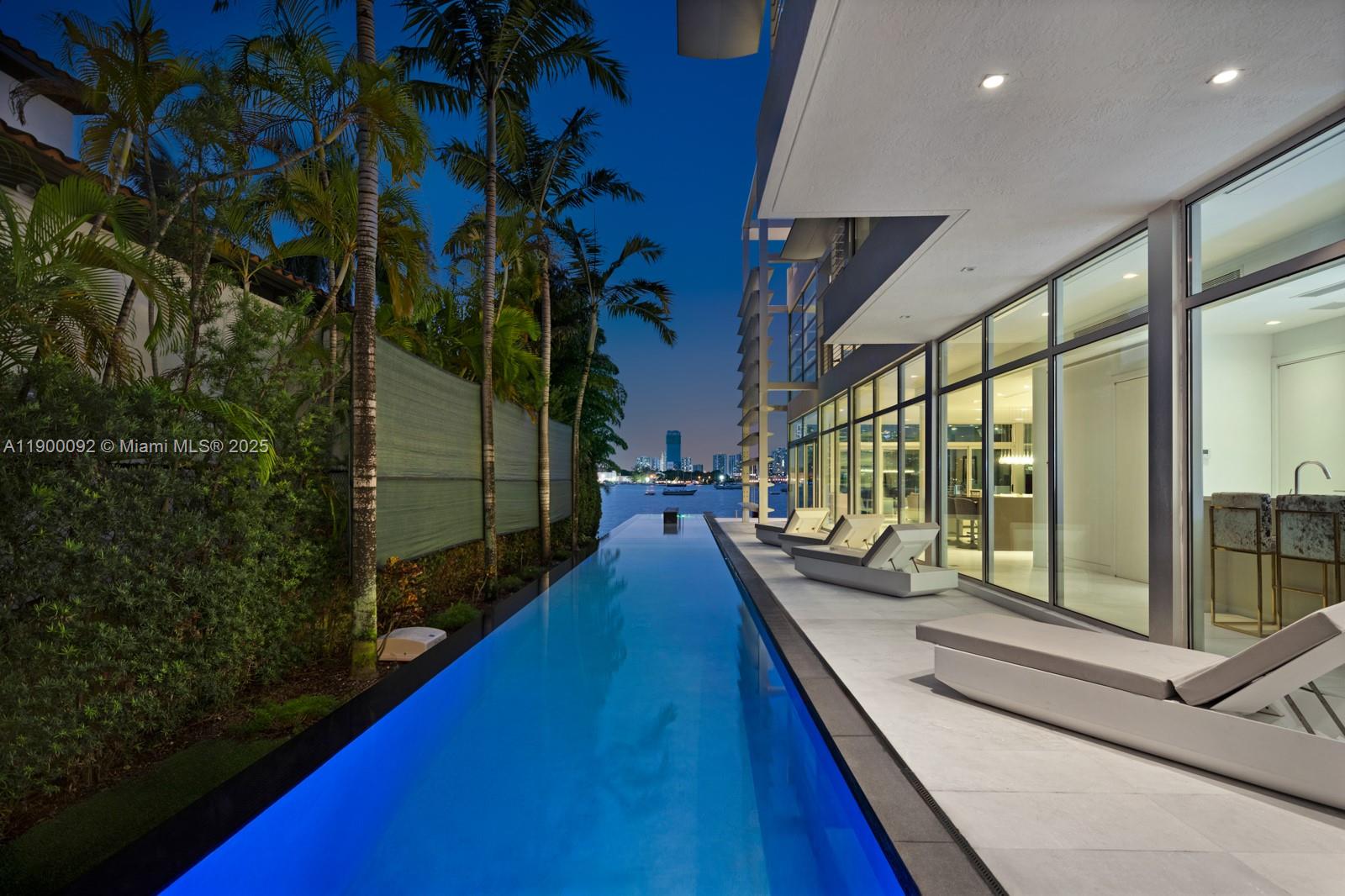 440 S Hibiscus Dr Miami Beach, FL 33139