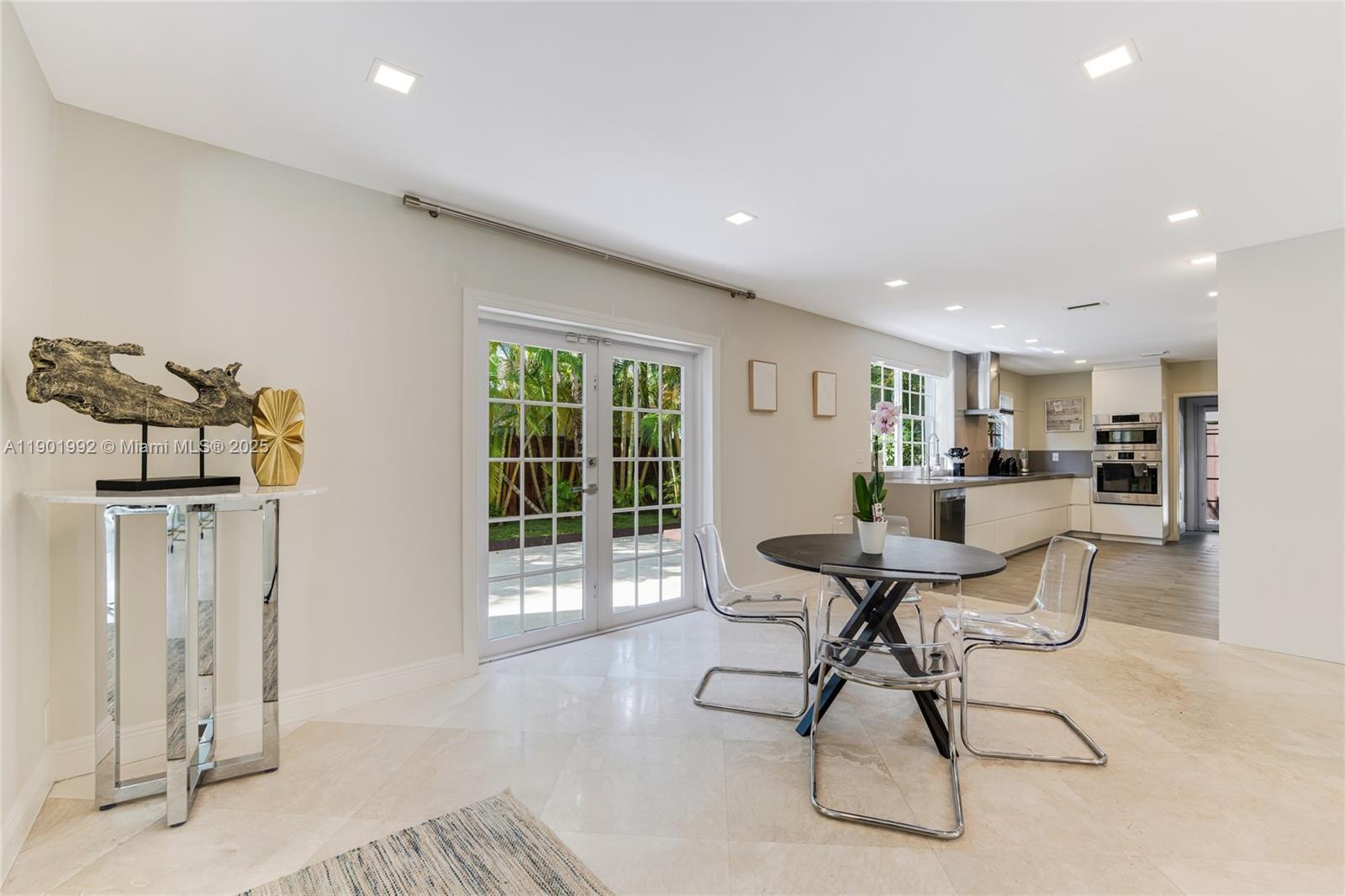 140 N Hibiscus Dr Miami Beach, FL 33139