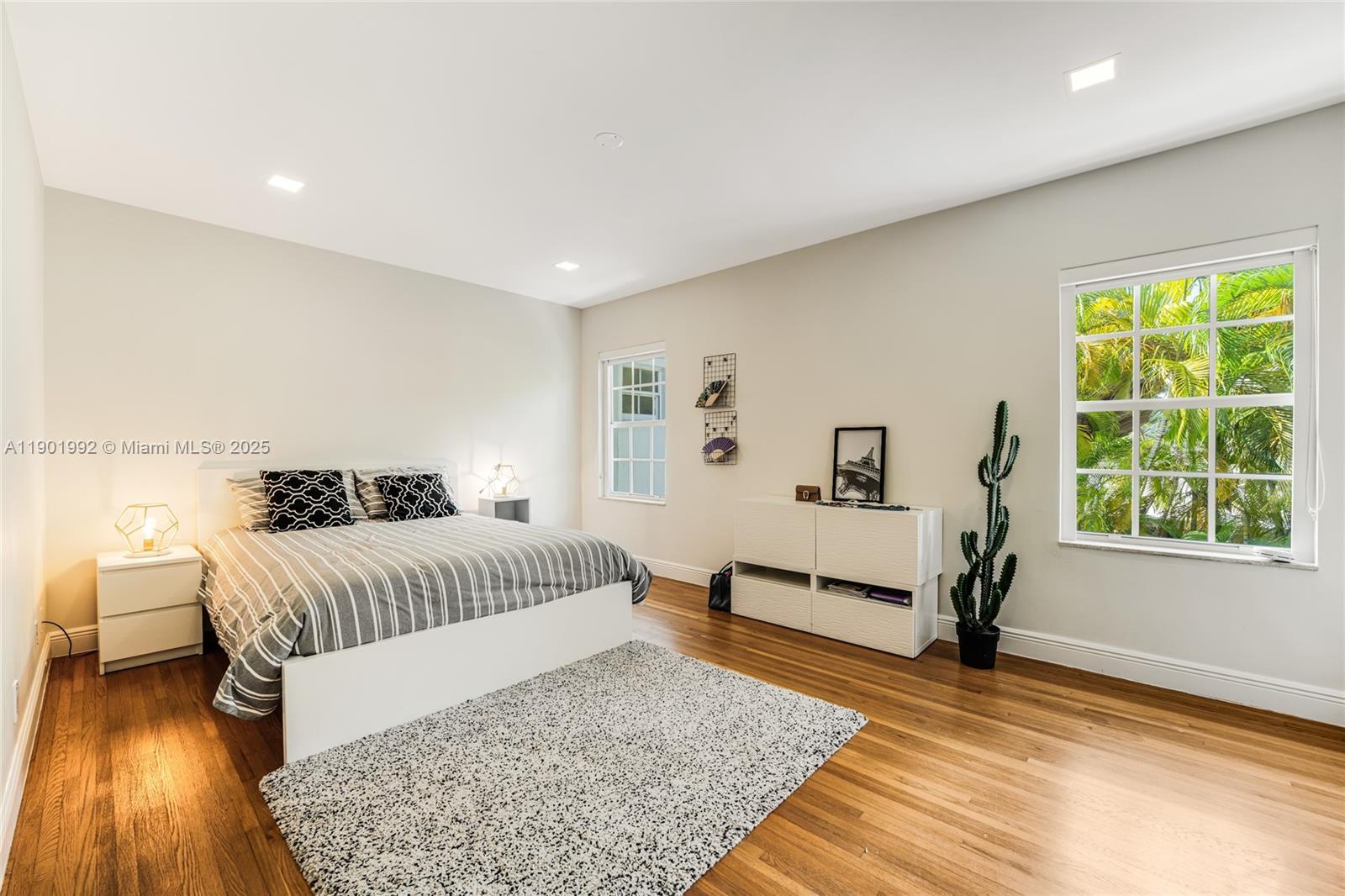 140 N Hibiscus Dr Miami Beach, FL 33139