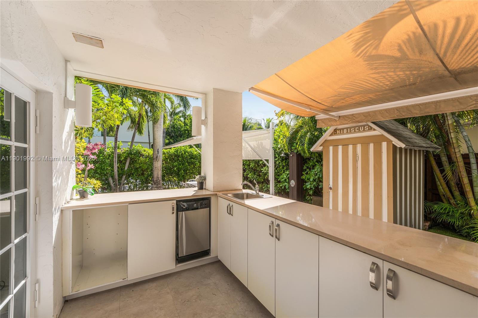 140 N Hibiscus Dr Miami Beach, FL 33139