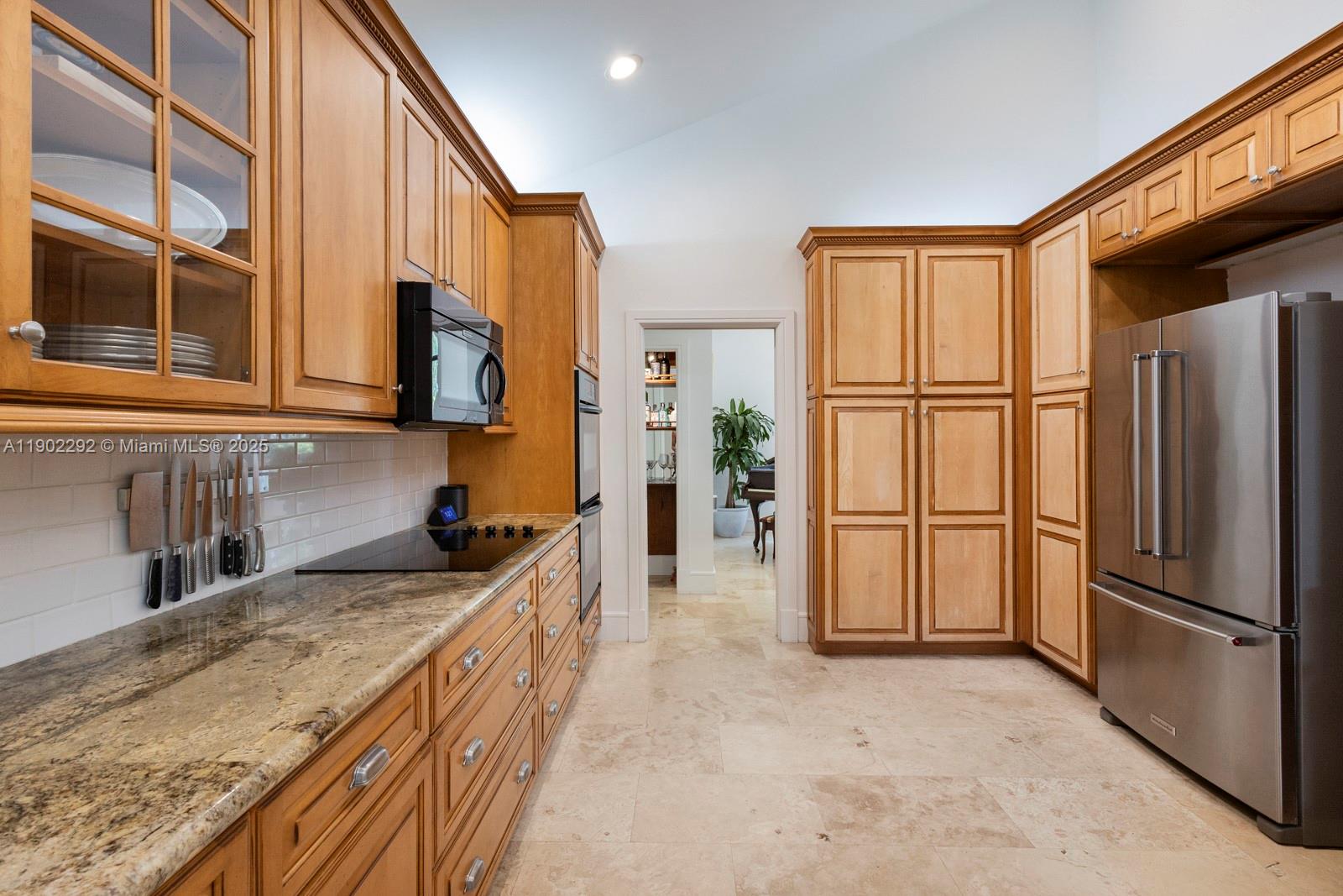 11003 SW 77th Ct Cir Pinecrest, FL 33156