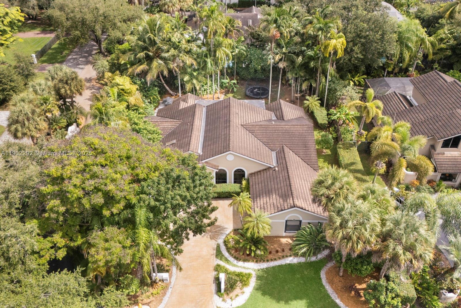 11003 SW 77th Ct Cir Pinecrest, FL 33156