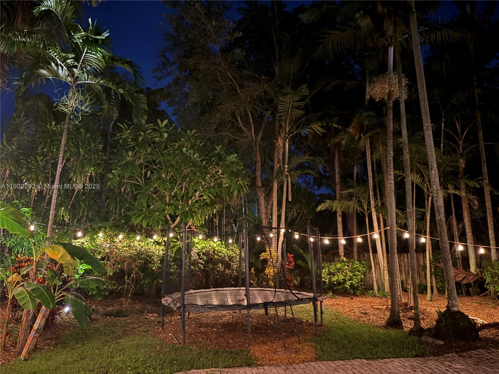 11003 SW 77th Ct Cir Pinecrest, FL 33156