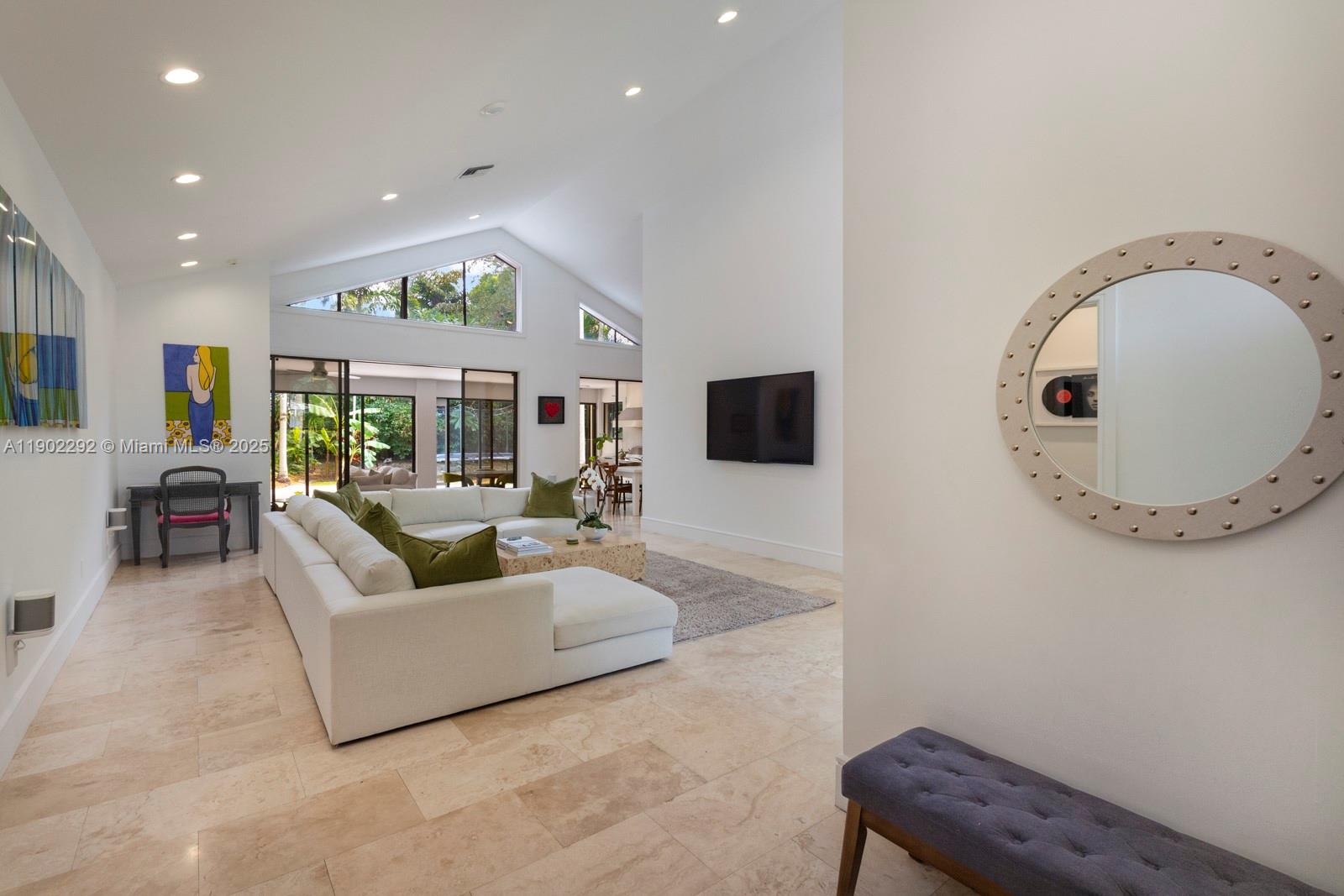 11003 SW 77th Ct Cir Pinecrest, FL 33156