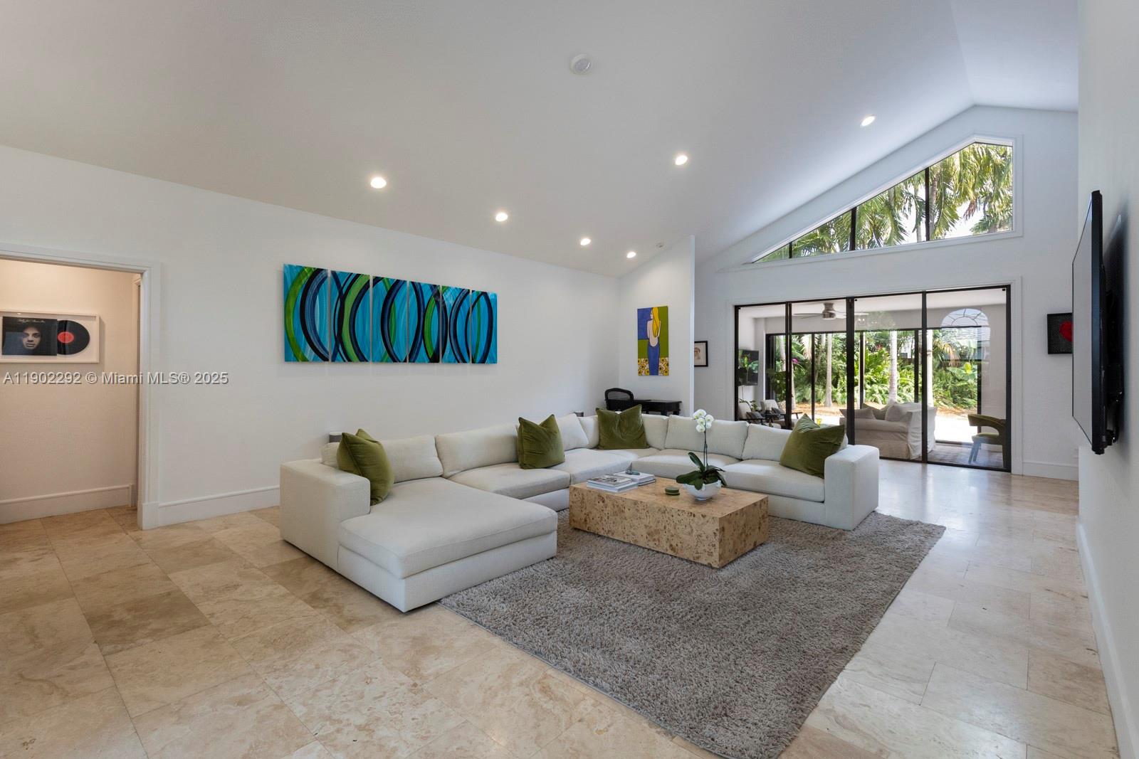 11003 SW 77th Ct Cir Pinecrest, FL 33156