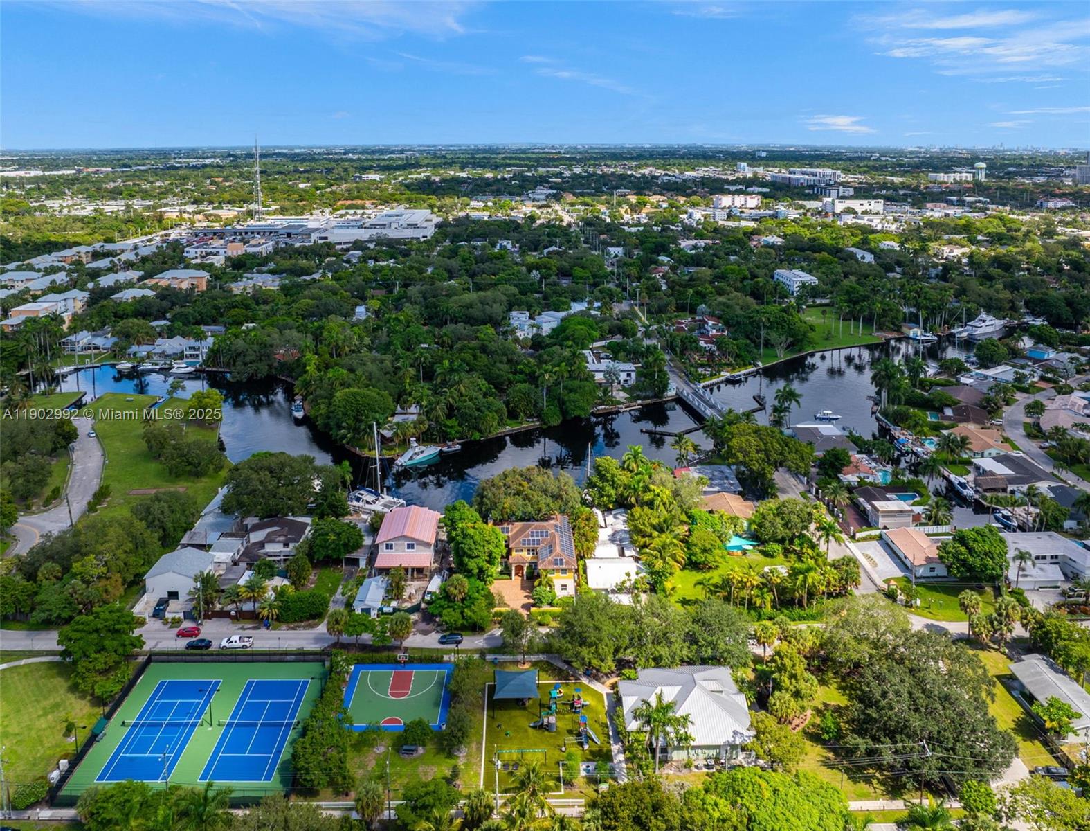 1115 SW 5th Pl Fort Lauderdale, FL 33312