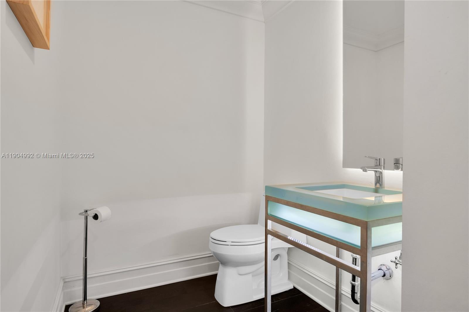 10 Edgewater Dr #4F Coral Gables, FL 33133