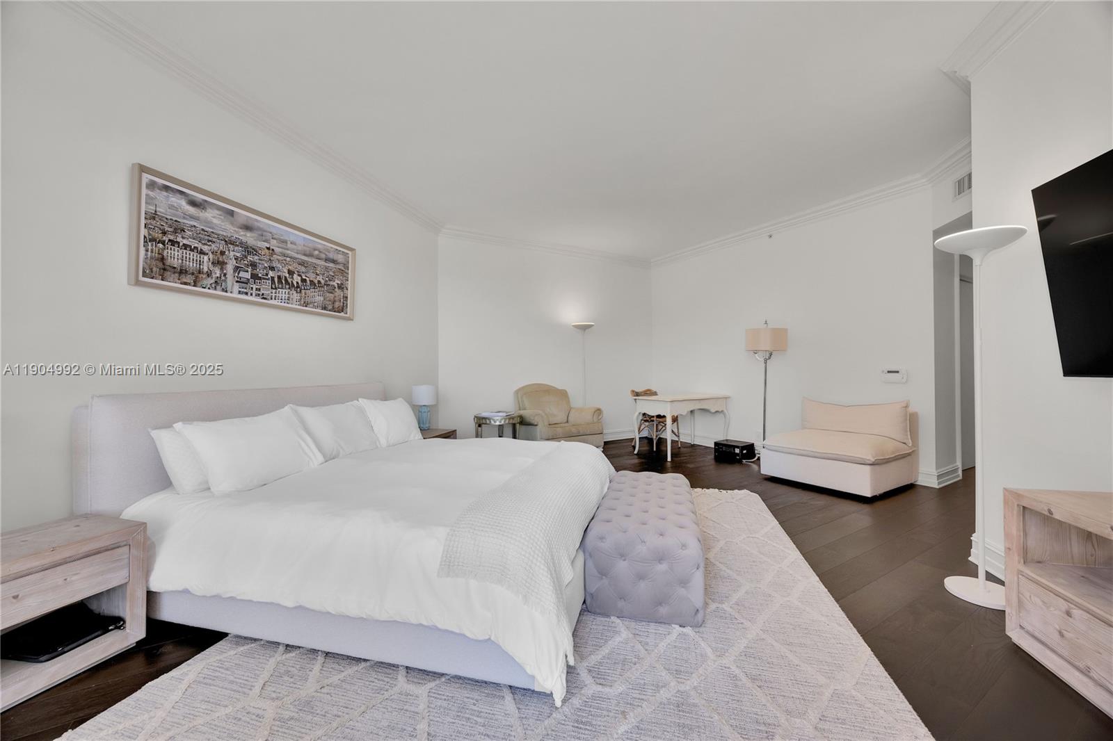 10 Edgewater Dr #4F Coral Gables, FL 33133