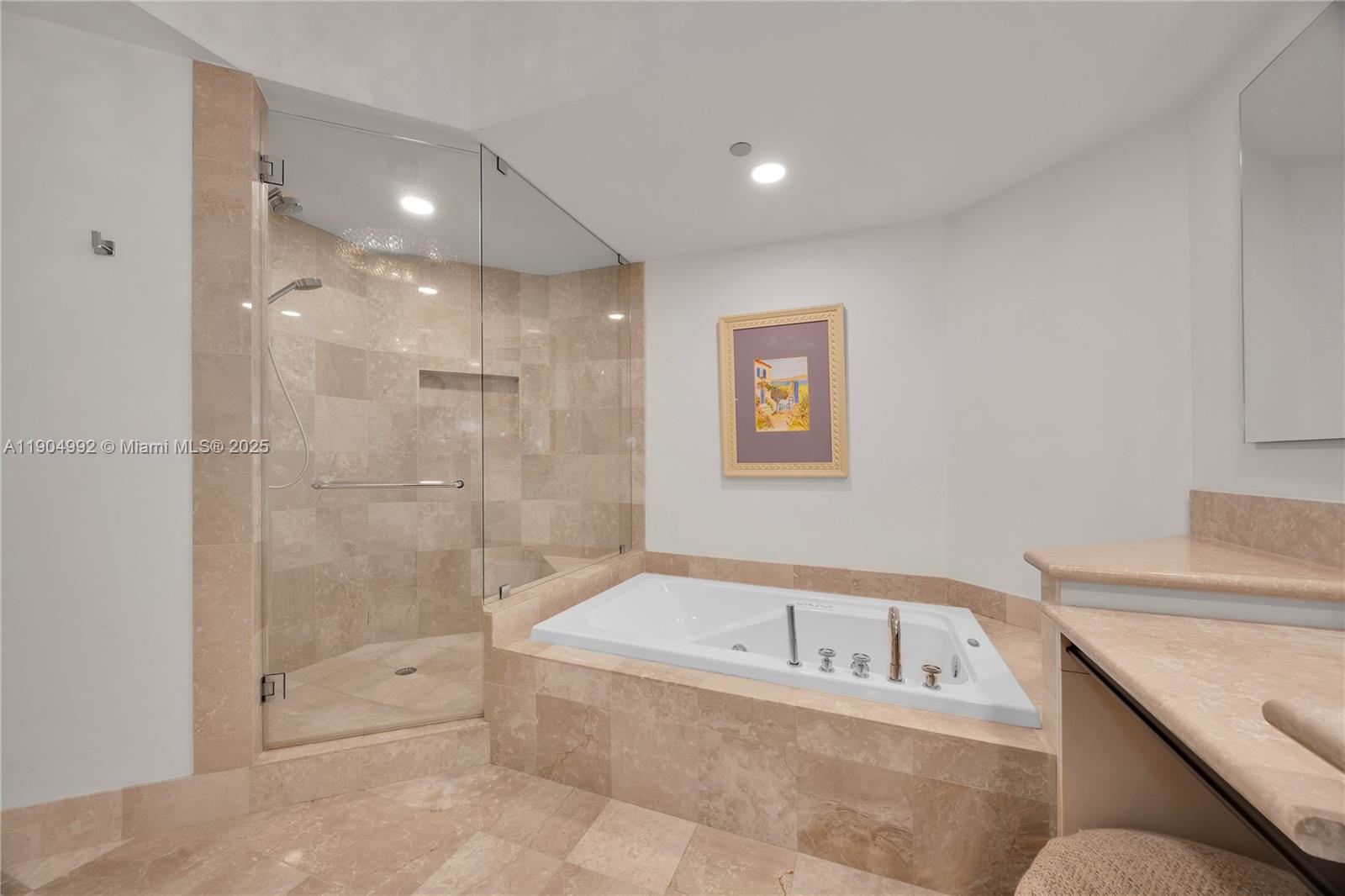 10 Edgewater Dr #4F Coral Gables, FL 33133