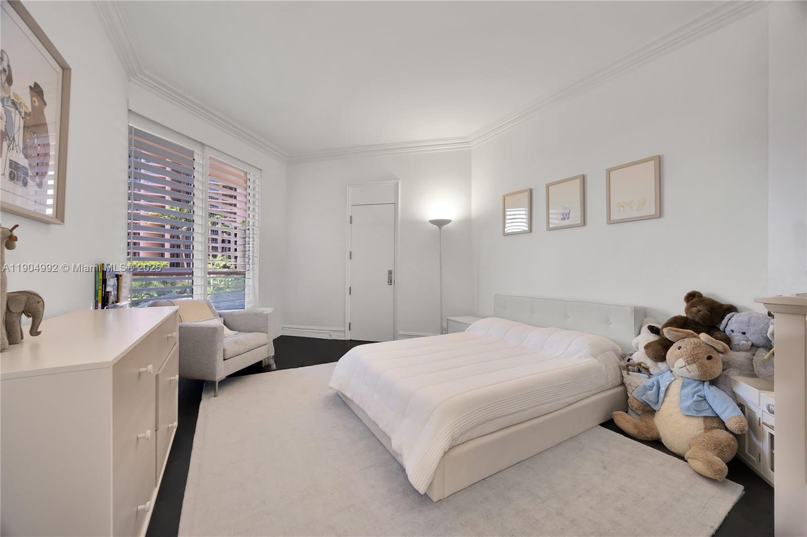 10 Edgewater Dr #4F Coral Gables, FL 33133