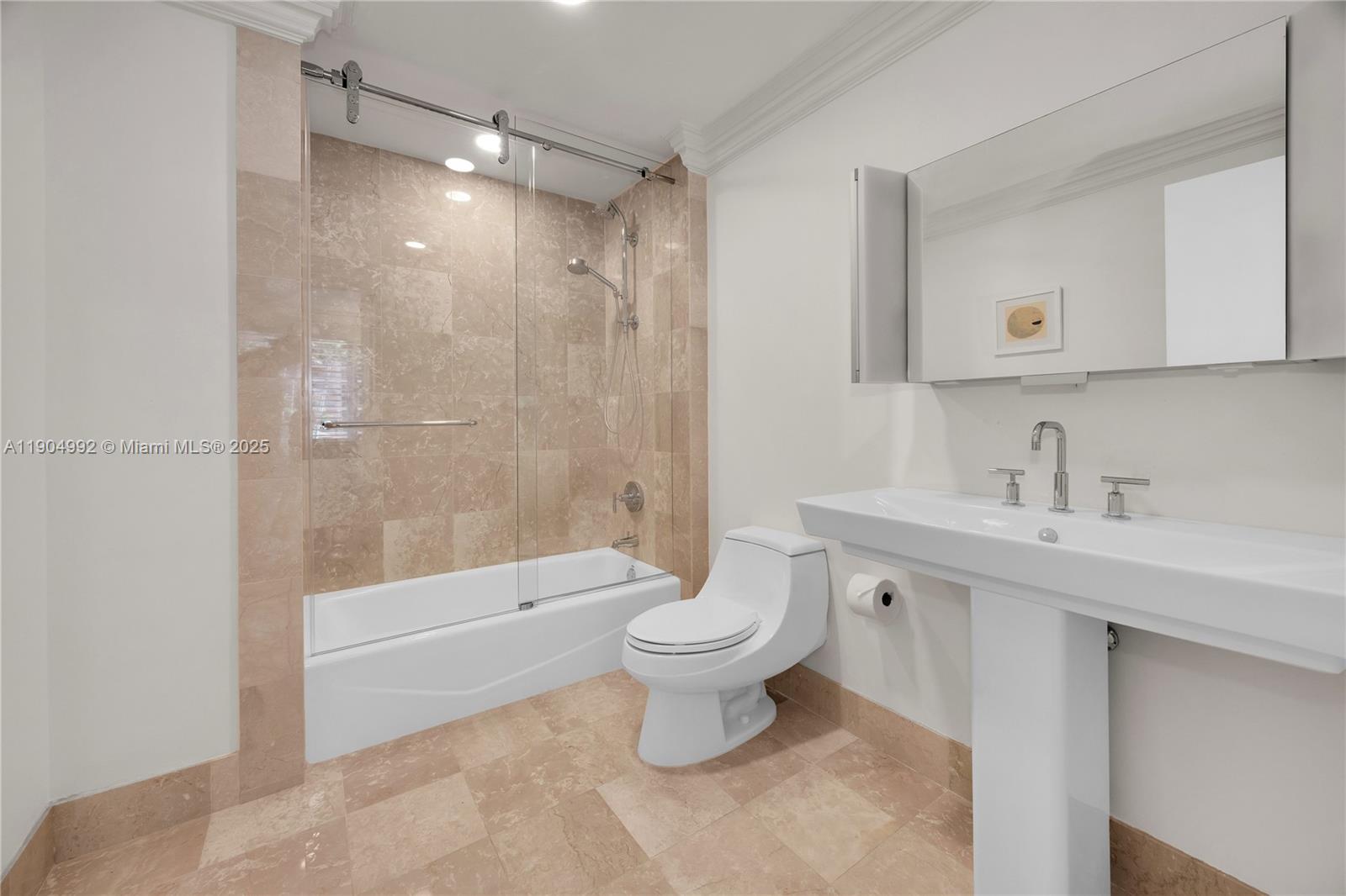 10 Edgewater Dr #4F Coral Gables, FL 33133