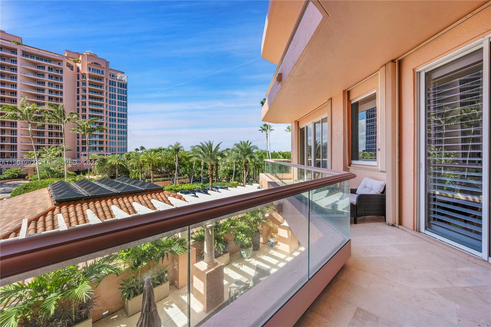 10 Edgewater Dr #4F Coral Gables, FL 33133