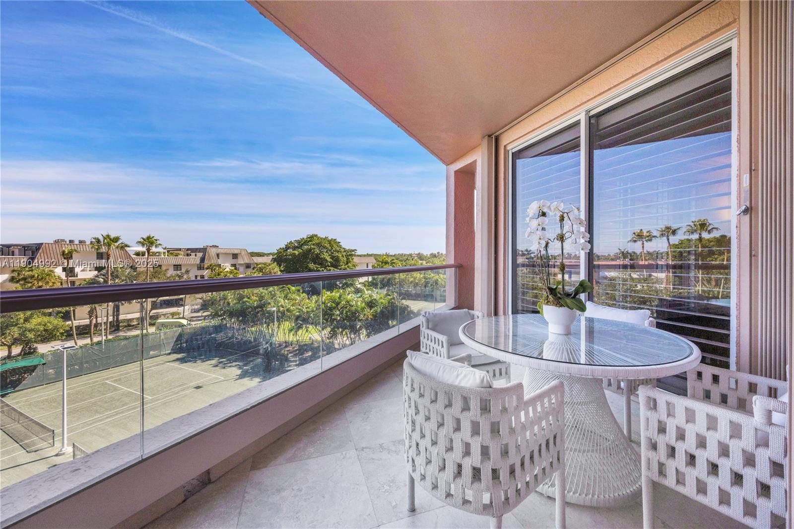 10 Edgewater Dr #4F Coral Gables, FL 33133