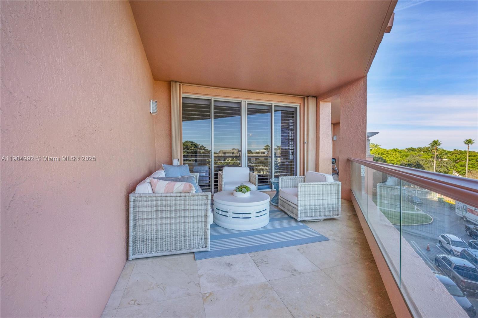 10 Edgewater Dr #4F Coral Gables, FL 33133