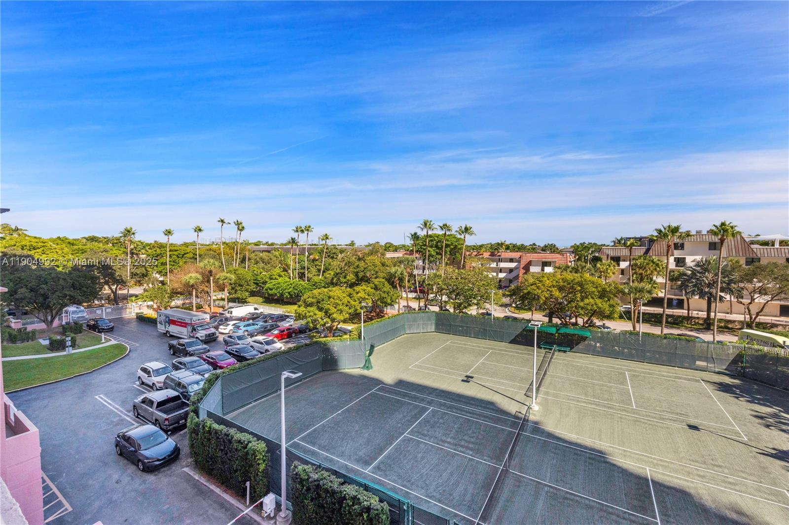 10 Edgewater Dr #4F Coral Gables, FL 33133