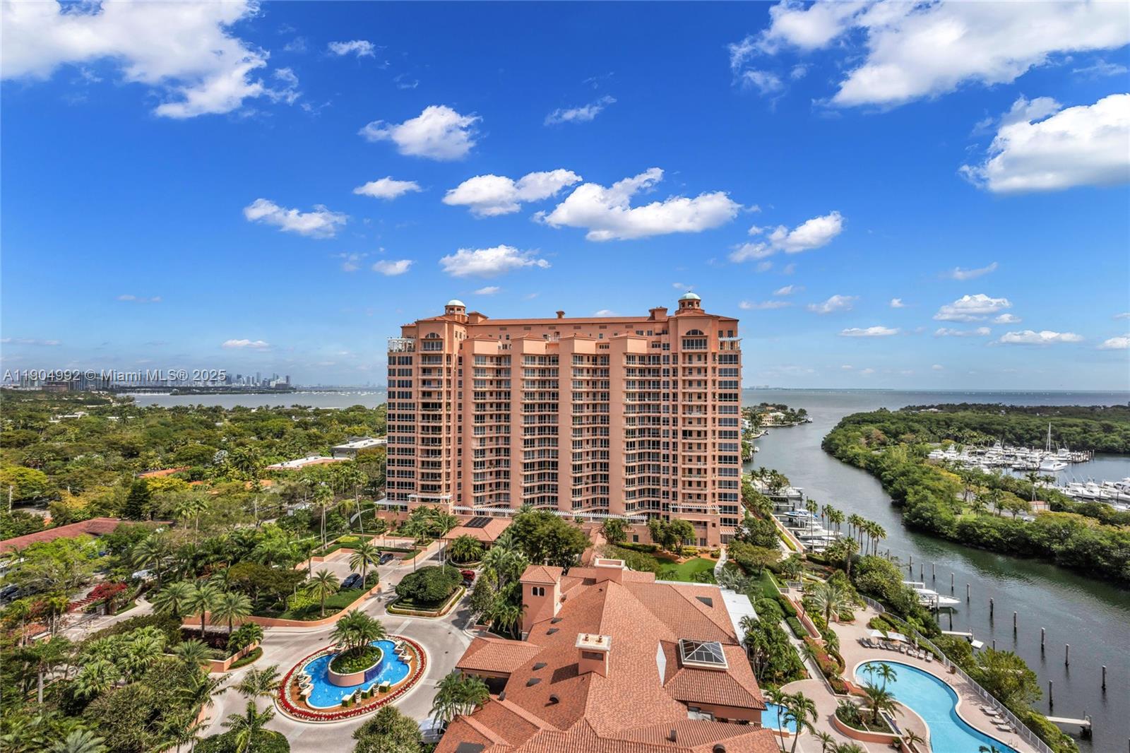 10 Edgewater Dr #4F Coral Gables, FL 33133