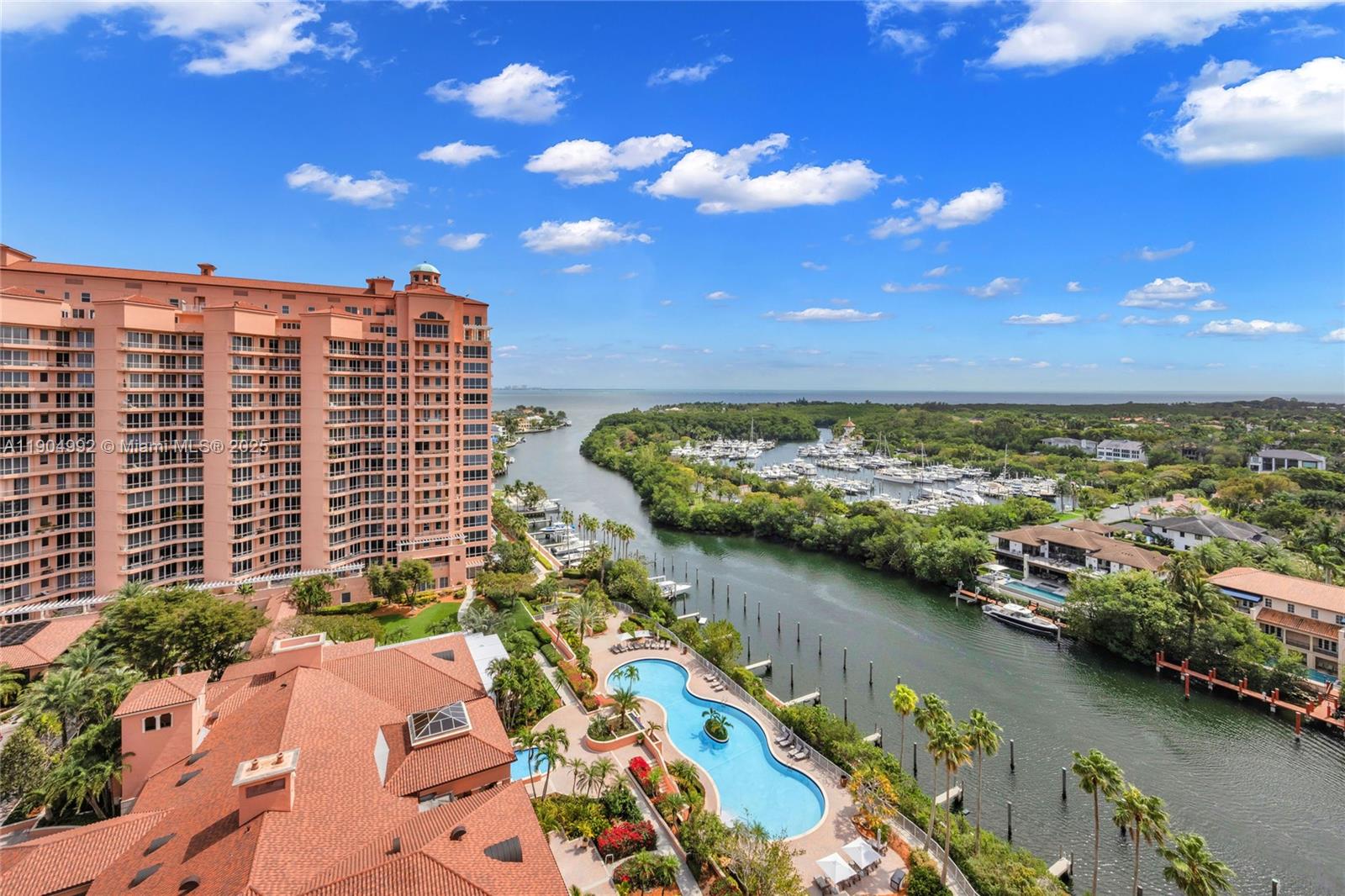 10 Edgewater Dr #4F Coral Gables, FL 33133