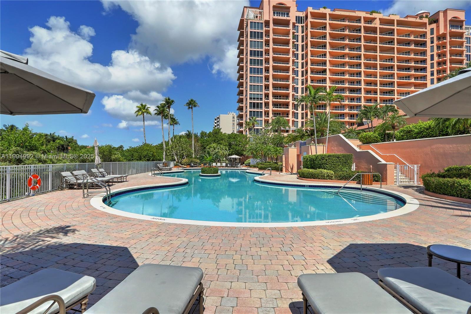 10 Edgewater Dr #4F Coral Gables, FL 33133