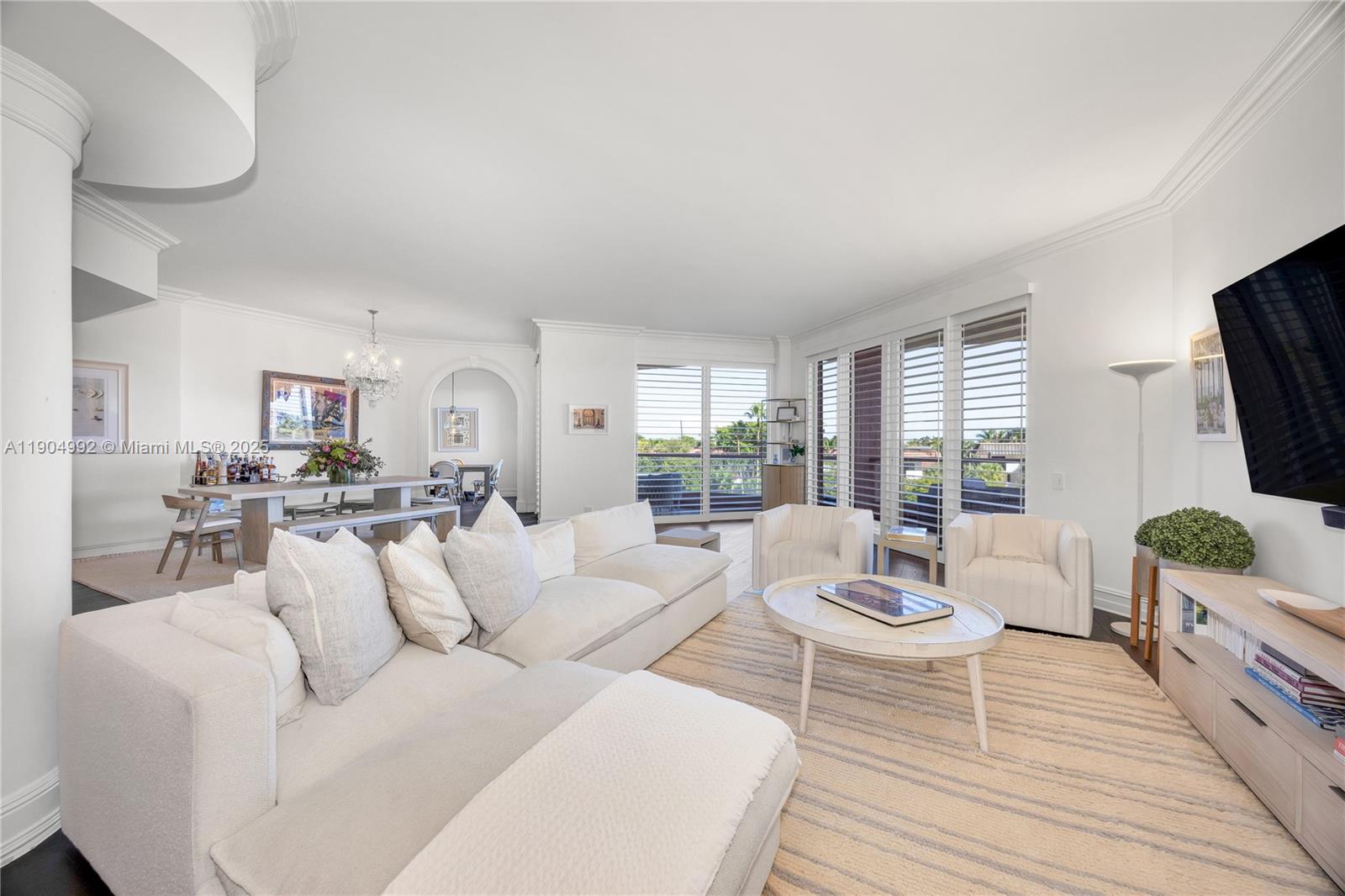 10 Edgewater Dr #4F Coral Gables, FL 33133