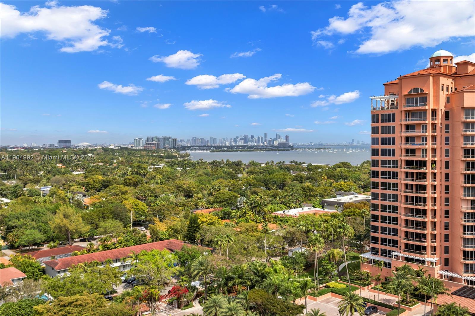 10 Edgewater Dr #4F Coral Gables, FL 33133