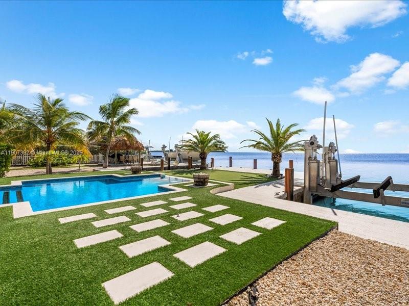 239 Tavernier Dr Tavernier, FL 33070