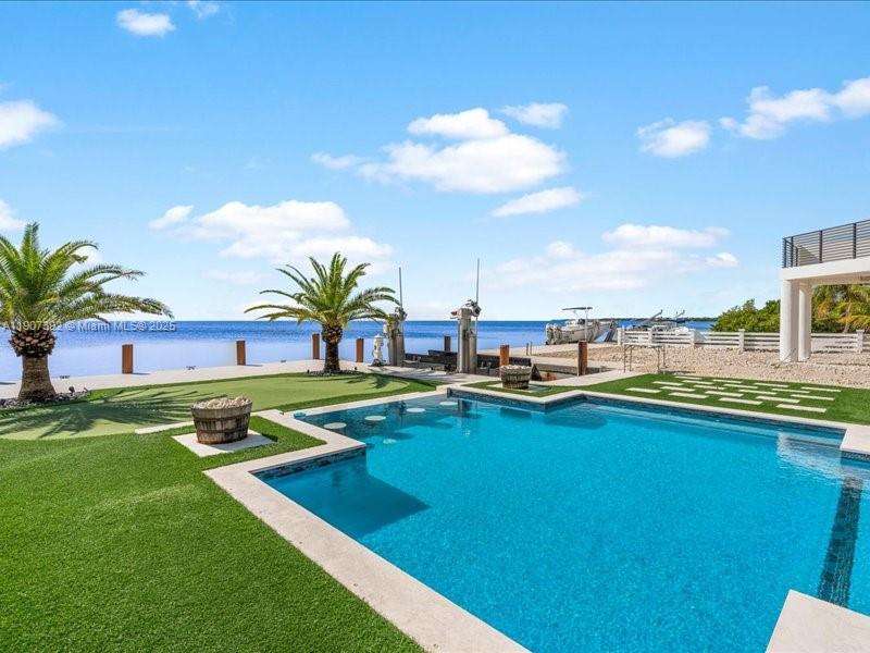 239 Tavernier Dr Tavernier, FL 33070